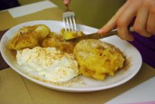 Le Frittelle Di Mele Dolci Con La Pastella Senza Uova Per Un Dessert